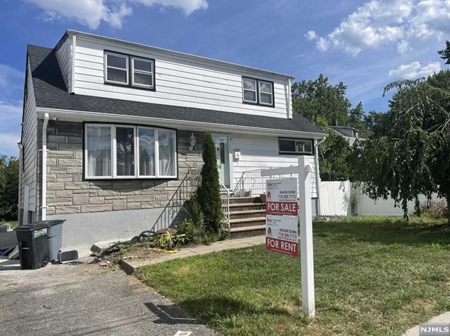 66 John St, Little Ferry NJ  07643-1829 exterior