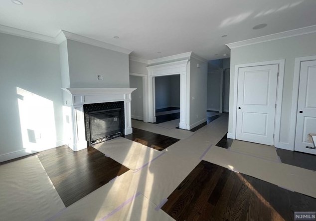 109 Hartland Ave, Emerson NJ  07630-1209 exterior