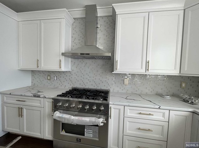 109 Hartland Ave, Emerson NJ  07630-1209 exterior