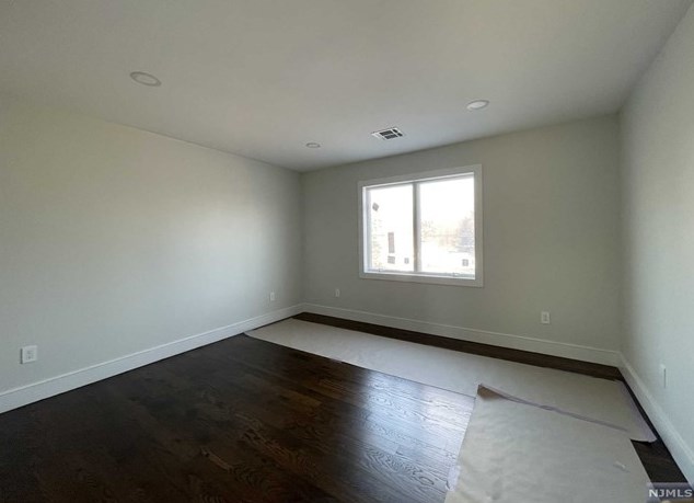 109 Hartland Ave, Emerson NJ  07630-1209 exterior