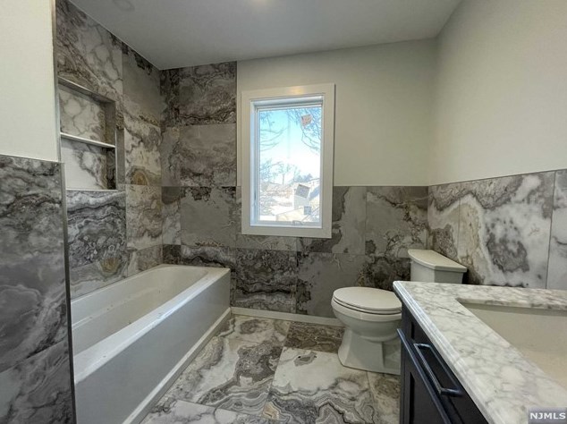 109 Hartland Ave, Emerson NJ  07630-1209 exterior