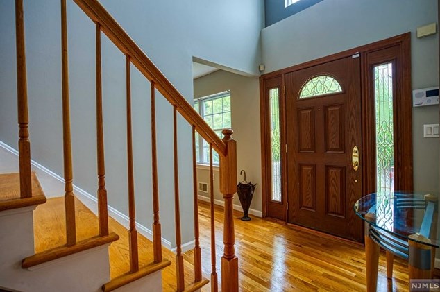 32 Custer Ave, Newark NJ  07112-2580 exterior
