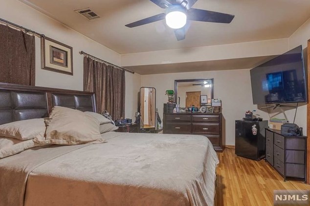 38 Val Sumo Ln, Newark NJ  07105-3547 exterior