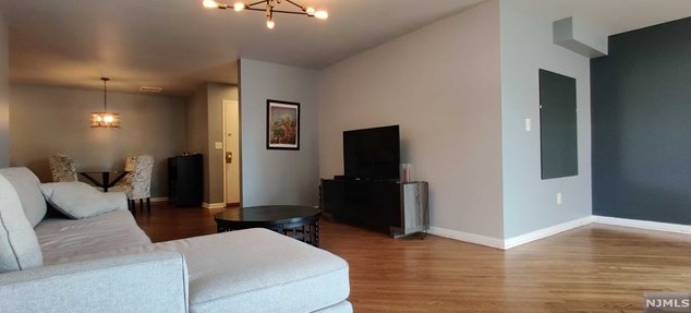364 Palisade Ave, Cliffside Park NJ  07010-2778 exterior