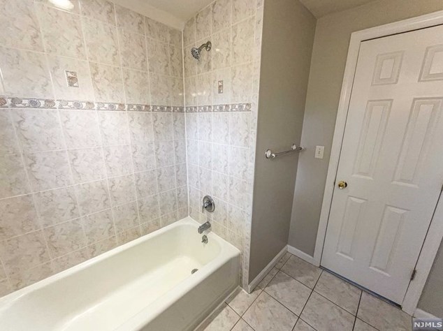 229 Riv Dr, Elmwood Park NJ  07407-1721 exterior