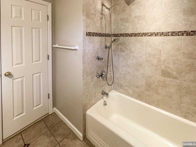 229 Riv Dr, Elmwood Park NJ  07407-1721 exterior