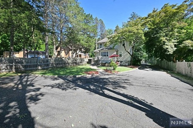 67 Demarest Ave, Hillsdale NJ  07642-2856 exterior