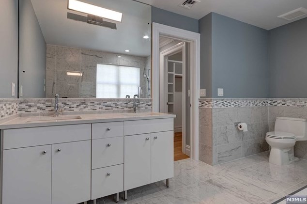 405 Riverdale Blvd, Pompton Falls NJ  07442-2425 exterior