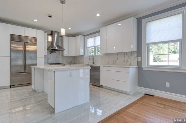 405 Riverdale Blvd, Pompton Falls NJ  07442-2425 exterior