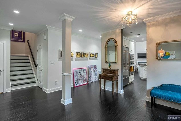 31 Cherrywood Ct, Westwood NJ  07675-6487 exterior