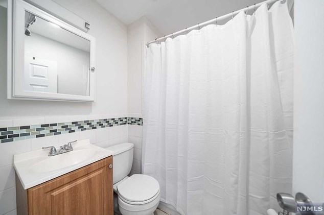 160 Fairmount Ave, Newark NJ  07103-2433 exterior