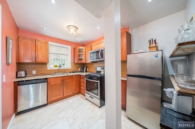 160 Fairmount Ave, Newark NJ  07103-2433 exterior
