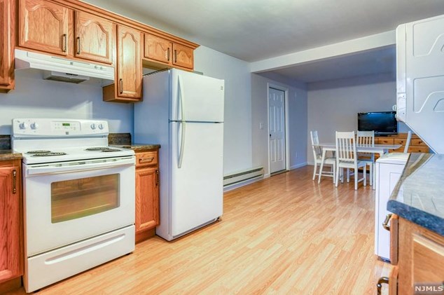 91 Barbara St, Newark NJ 07105-3302 exterior