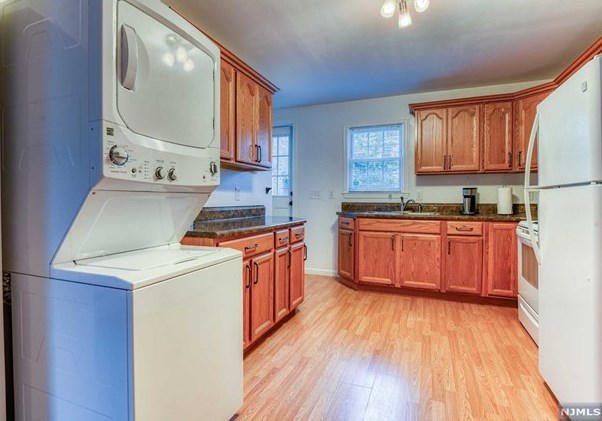 91 Barbara St, Newark NJ 07105-3302 exterior