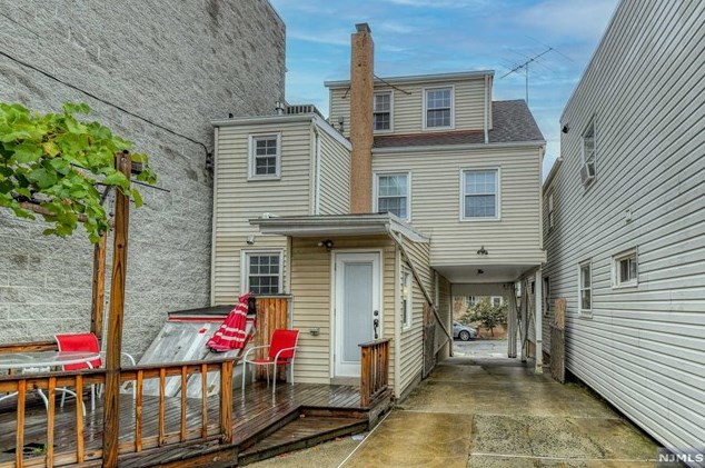 91 Barbara St, Newark NJ 07105-3302 exterior