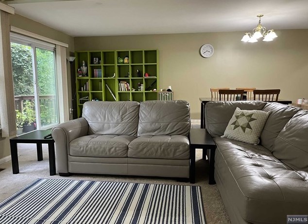 32 Foxwood Sq, Westwood NJ  07675-7359 exterior