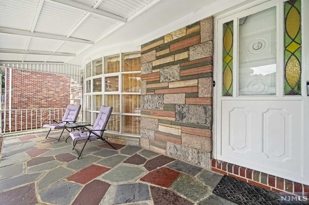 255 Forest Rd, West Fort Lee NJ  07024-4341 exterior