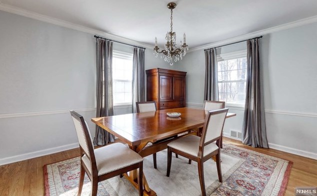 77 Marcotte Ln, Bergenfield NJ  07621-3210 exterior