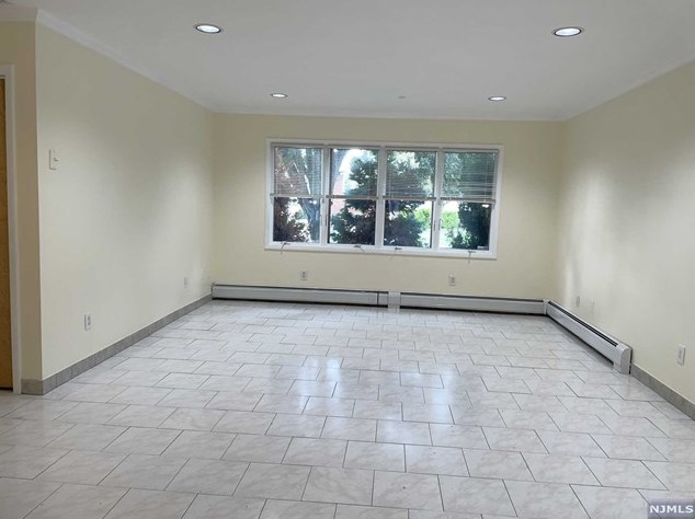 28 Jackson Ave, South Hackensack NJ  07606-1648 exterior