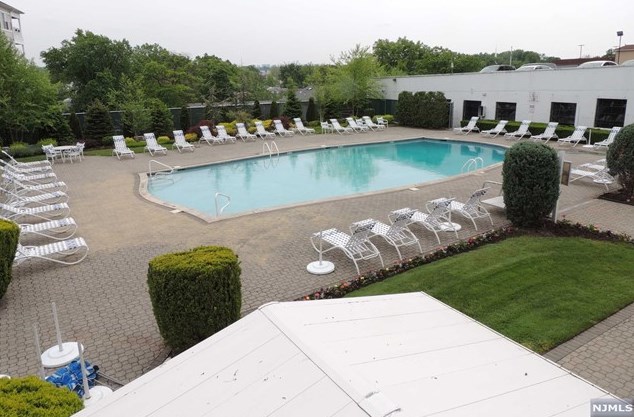 280 Prospect Ave, Hackensack NJ  07601-7715 exterior