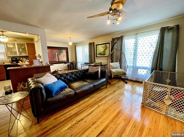 1038 Kingsland Ln, West Fort Lee NJ  07024-1529 exterior