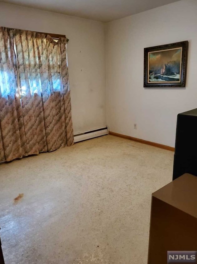 465 Meer Ave, Wyckoff NJ  07481-1837 exterior