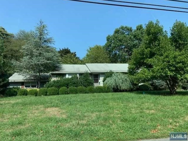 465 Meer Ave, Wyckoff NJ  07481-1837 exterior