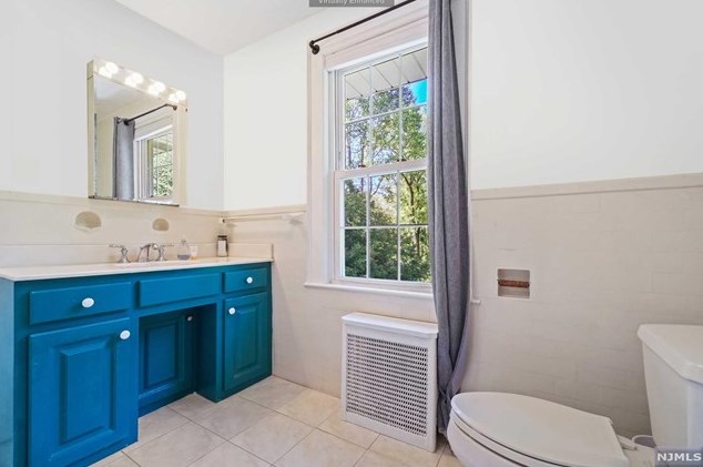 85 Pascack Rd, Hillsdale NJ  07642-1300 exterior