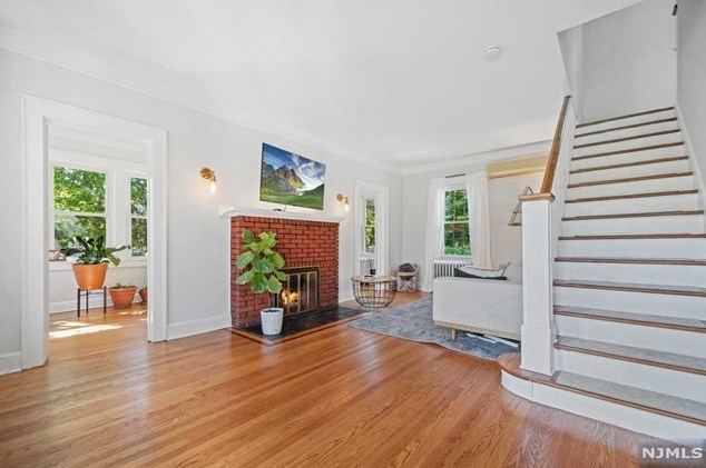85 Pascack Rd, Hillsdale NJ  07642-1300 exterior