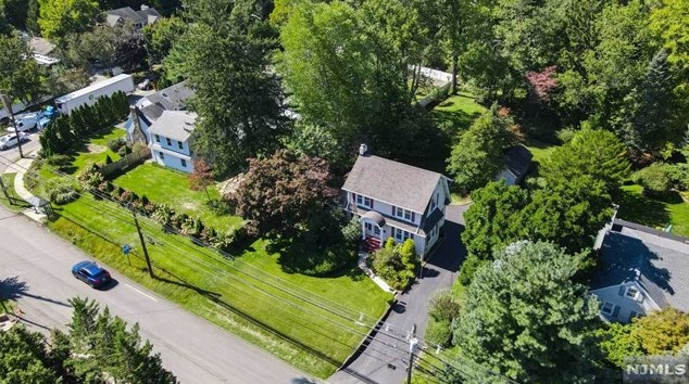85 Pascack Rd, Hillsdale NJ  07642-1300 exterior