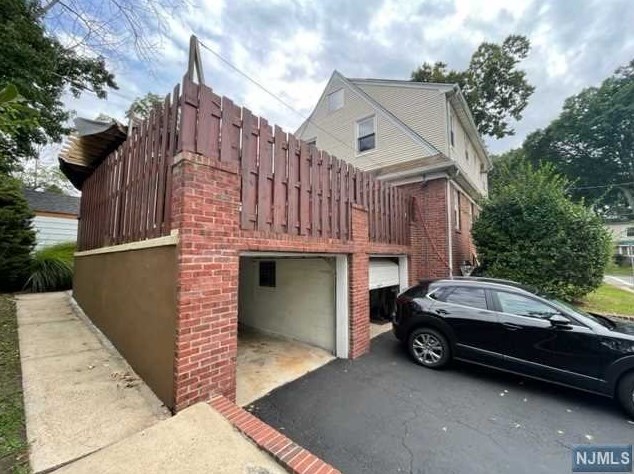 189 Main St, Bergenfield NJ 07621-2122 exterior