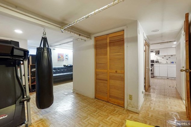 436 Chestnut St, Ridgefield NJ  07657-2606 exterior