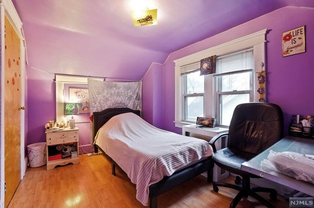 436 Chestnut St, Ridgefield NJ  07657-2606 exterior