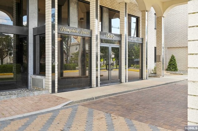 1590 Anderson Ave, West Fort Lee NJ  07024-2702 exterior