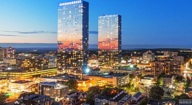 100 Old Palisade Rd, West Fort Lee NJ 07024-7064 exterior