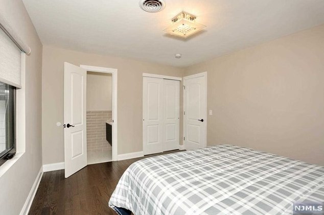 683 Pascack Rd, Paramus NJ  07652-4243 exterior