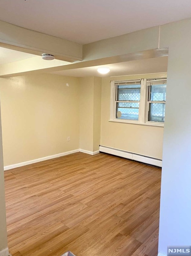 268 Hickory Ave, Bergenfield NJ  07621-1843 exterior