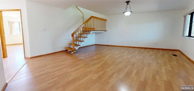556 Sanderling Ct, Secaucus NJ  07094-2220 exterior