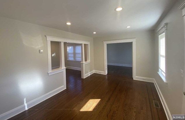 43 Garden St, Bergenfield NJ  07621-2743 exterior