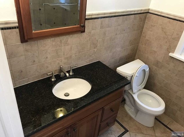 43 Garden St, Bergenfield NJ  07621-2743 exterior