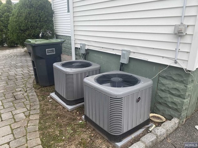 43 Garden St, Bergenfield NJ  07621-2743 exterior