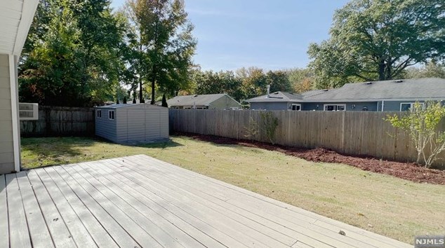 48 Emwood Dr, Emerson NJ  07630-1902 exterior