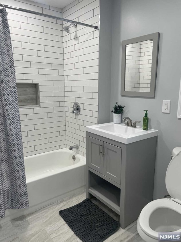 99 Mercer St, Wallington NJ  07057-1143 exterior