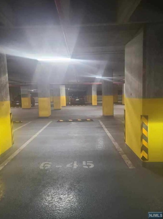 100 Old Palisade Rd, West Fort Lee NJ  07024-7064 exterior