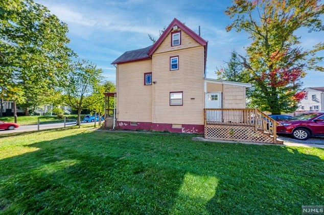 605 7th St, Plainfield NJ  07060-2127 exterior