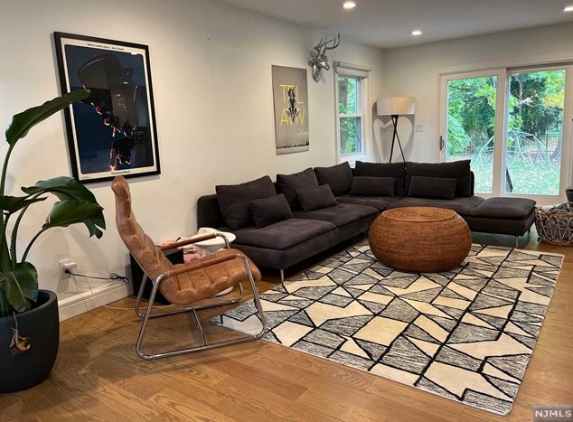 87 Columbus Dr, Tenafly NJ  07670-1621 exterior