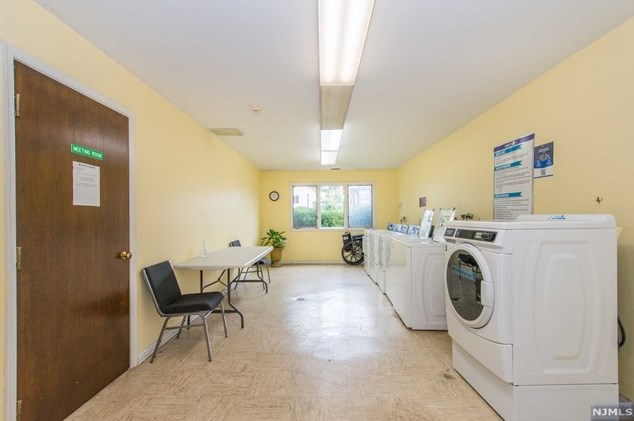 2 Ann St, Clifton NJ  07013-2140 exterior