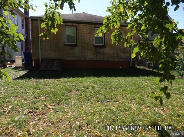 729 20th Ave, Paterson NJ  07504-1231 exterior