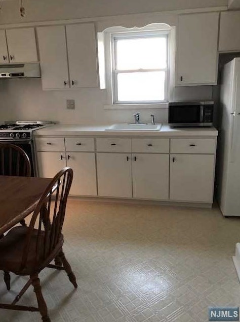 268 2nd Ave, Lyndhurst NJ  07071-1423 exterior