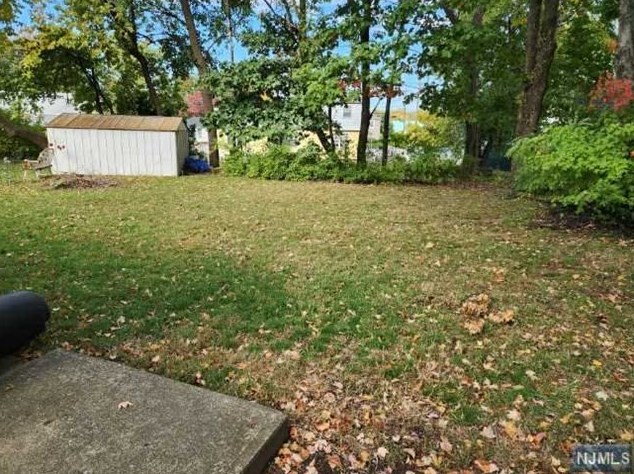 9 Augusta St, Elmwood Park NJ  07407-2501 exterior